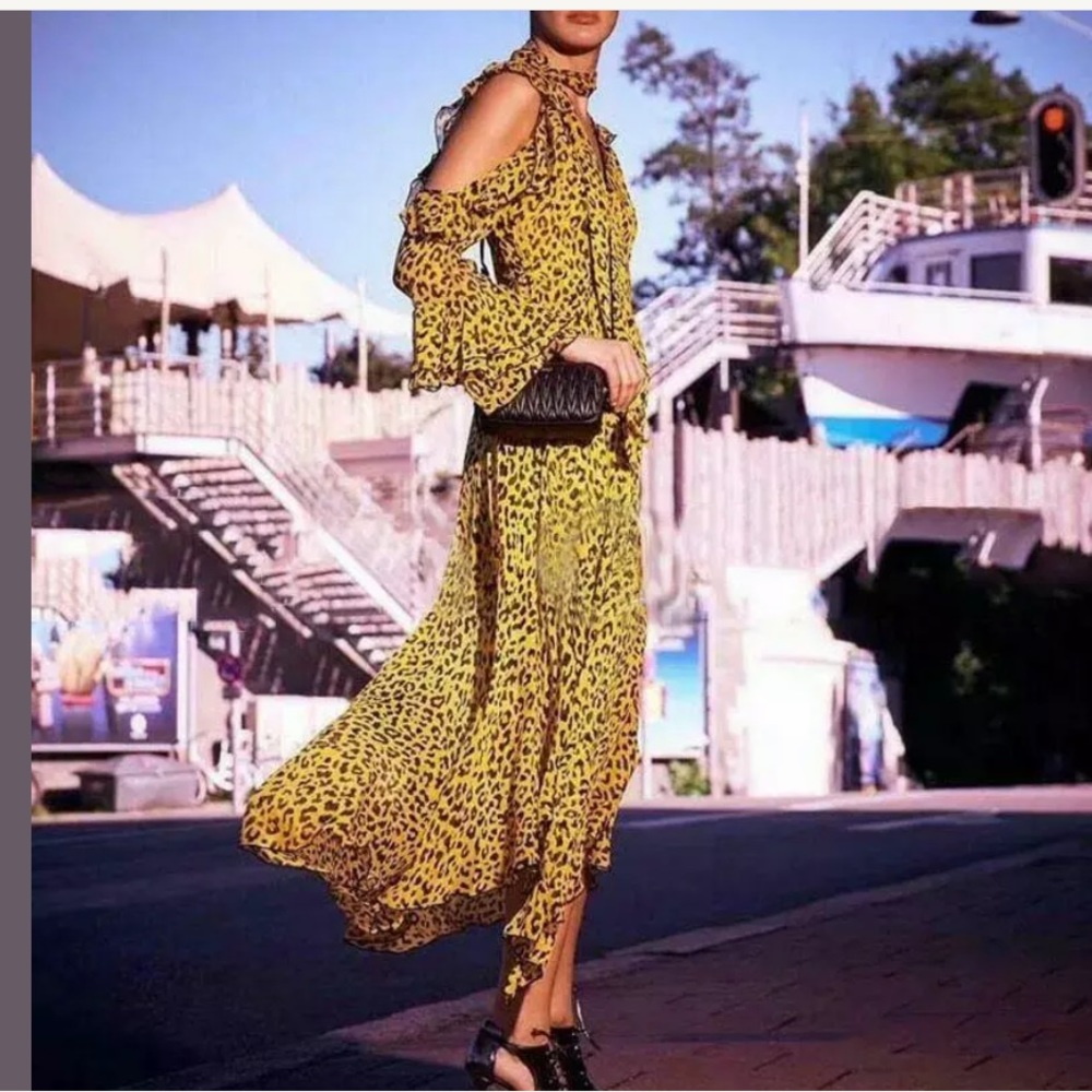 🌼DVF Ruffled leopard-print SILK wrap maxi dress price is firm